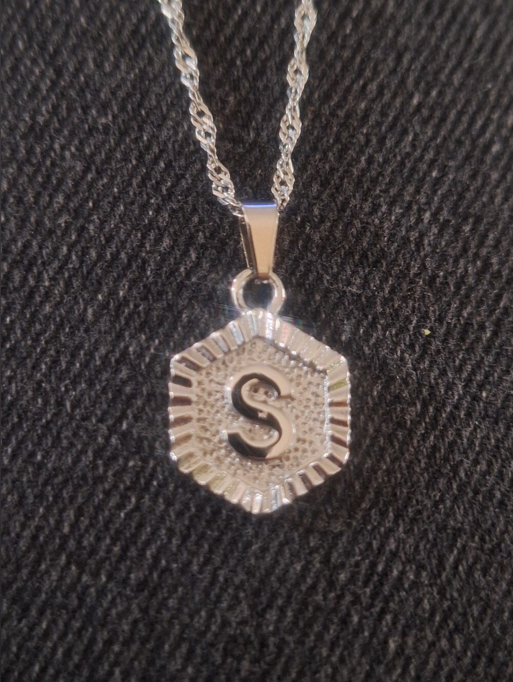Oak & Ivy Boutique Stainless Silver Tone S Initial Adjustable Necklace NWOT